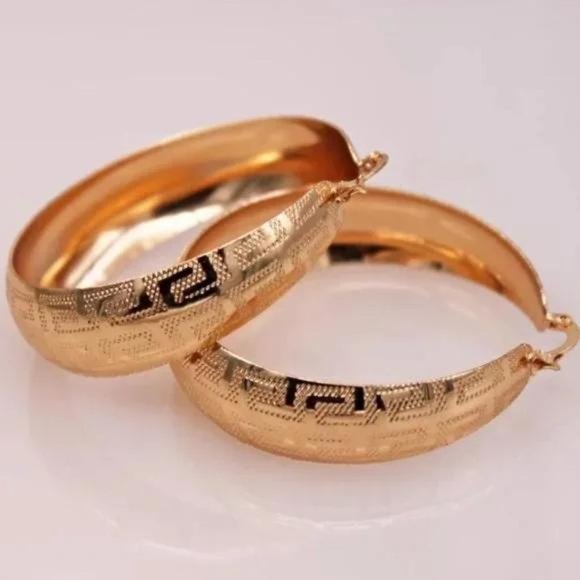 New Luxury 18k Gold Hoop Round Earrings - Picture 6 of 7